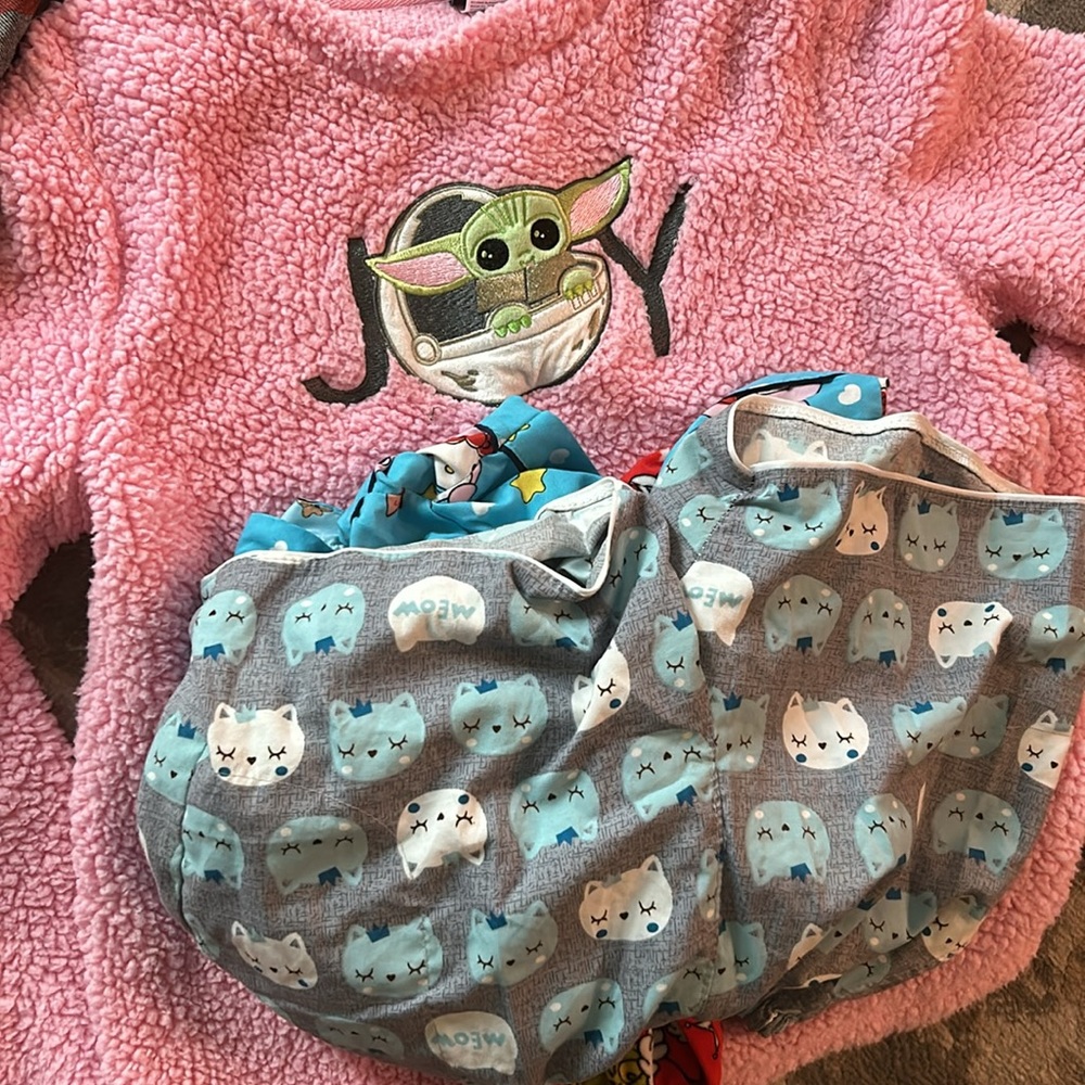 Girls pink fuzzy Star Wars fleece sweater Medium and pajamas